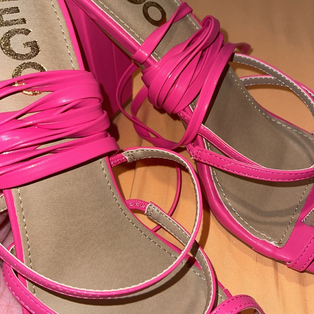 Pink Heels - Picture 2 of 8